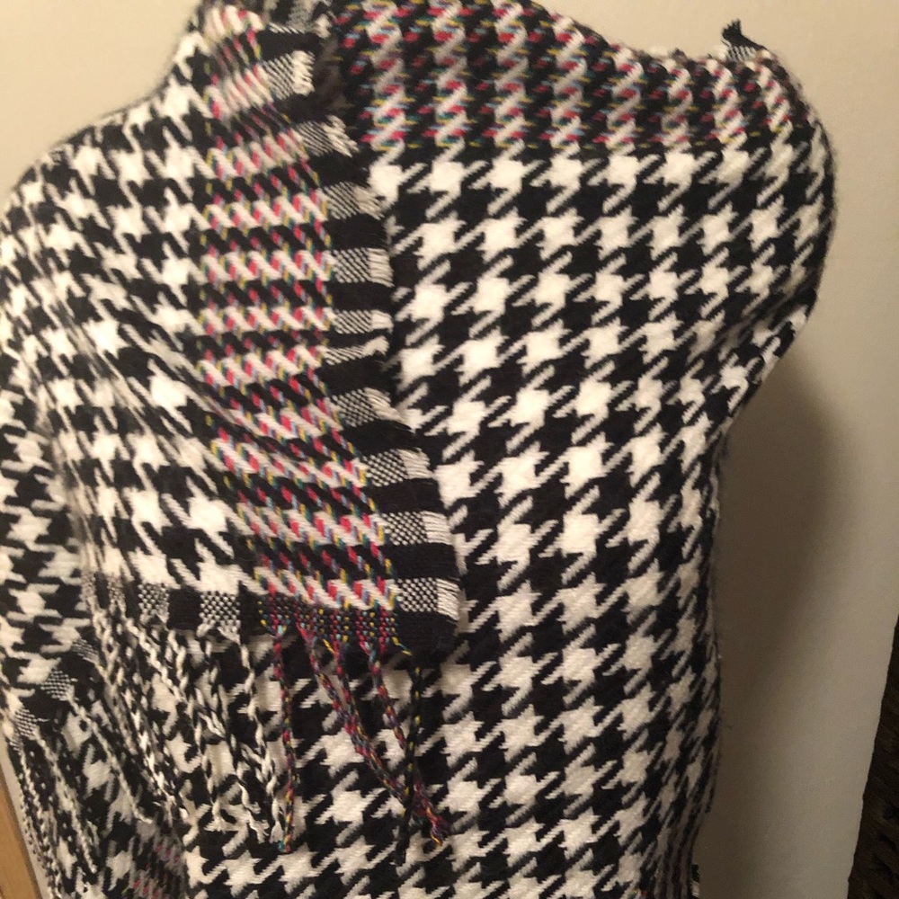 Houndstooth Scarf